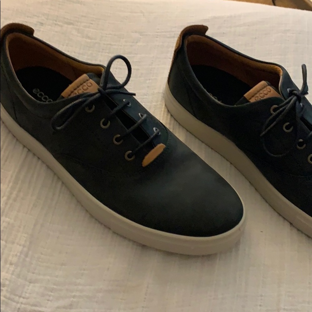 NWOB men’s black Ecco shoes